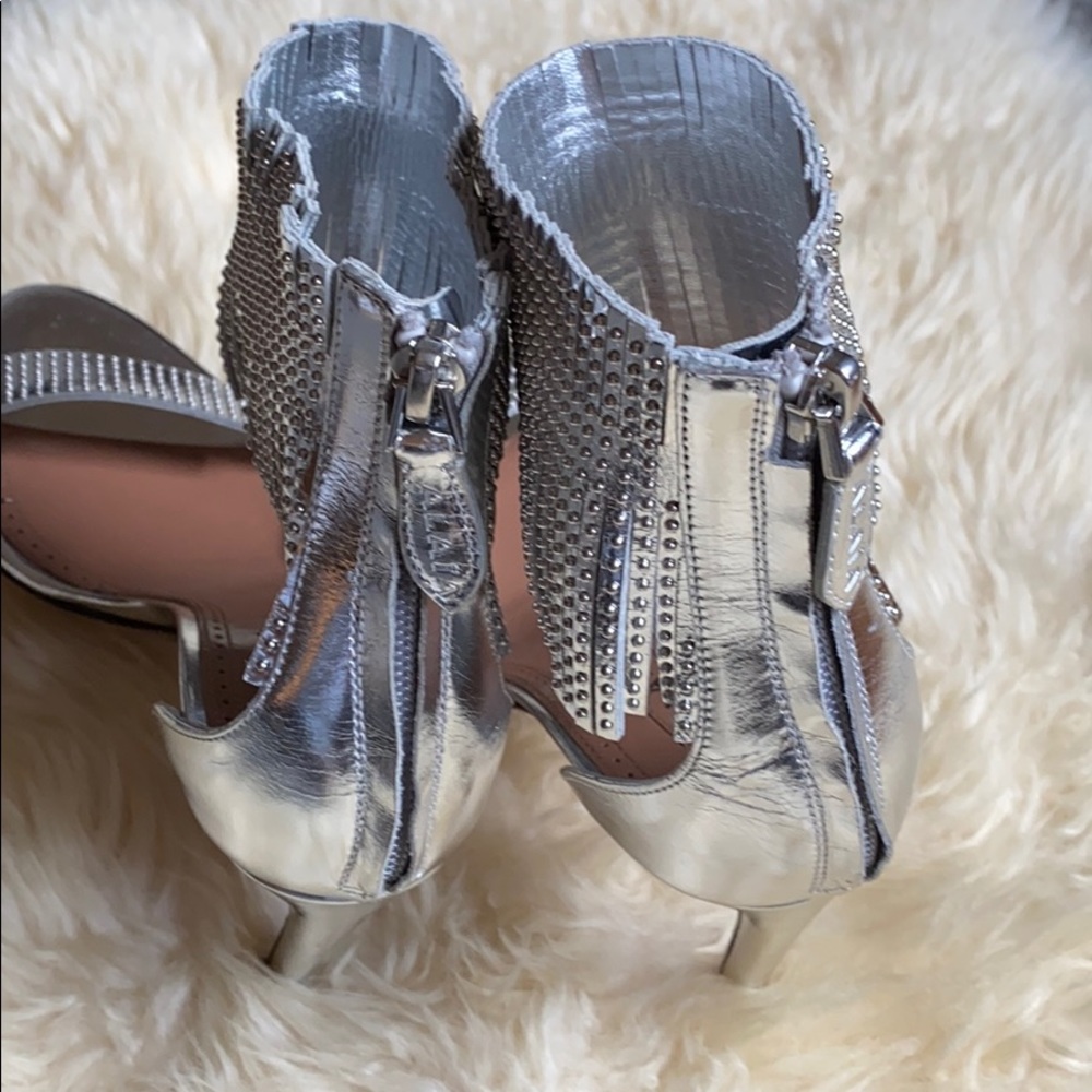 Shoes - Picture 2 of 6
